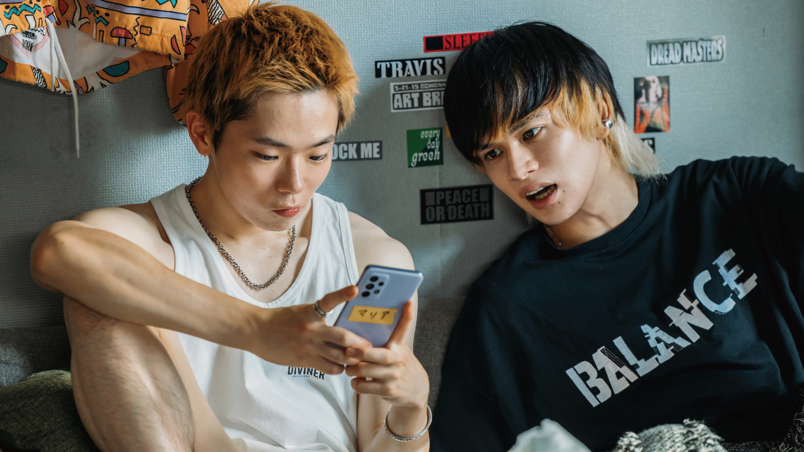 Run Before the Darkness Takes Holdを象徴する画像