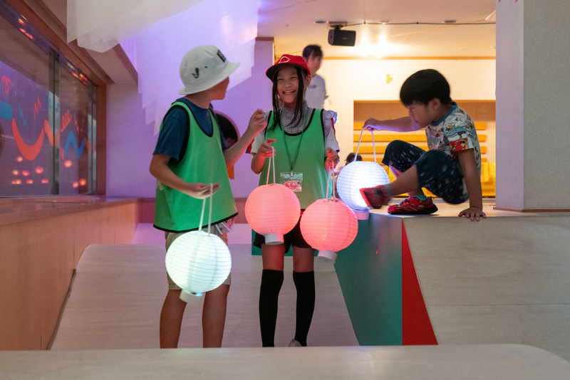 2025年に開催した「夜のコロガルあそびのひゃっかてん in 山口七夕ちょうちんまつり」の様子